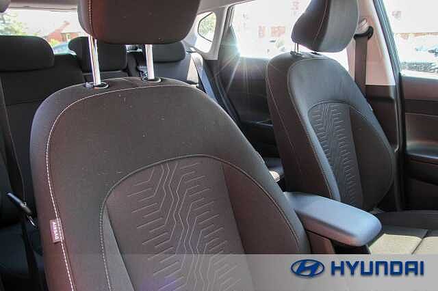 Hyundai KONA 1.6 GDi Hybrid Advance 5dr DCT Ecotronic Grey