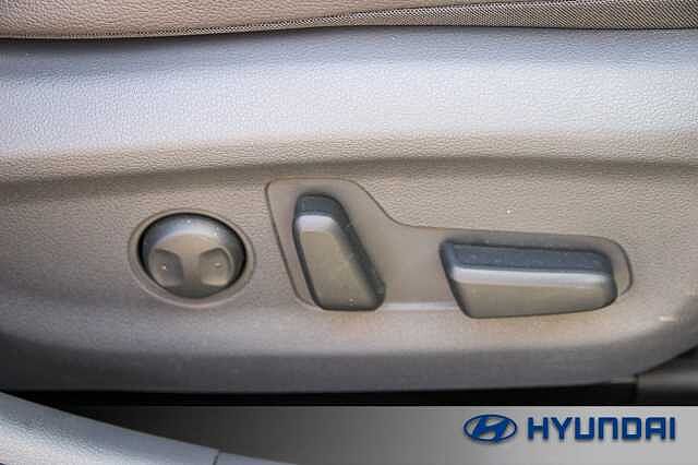 Hyundai IONIQ 1.6 GDi Hybrid Premium SE 5dr DCT