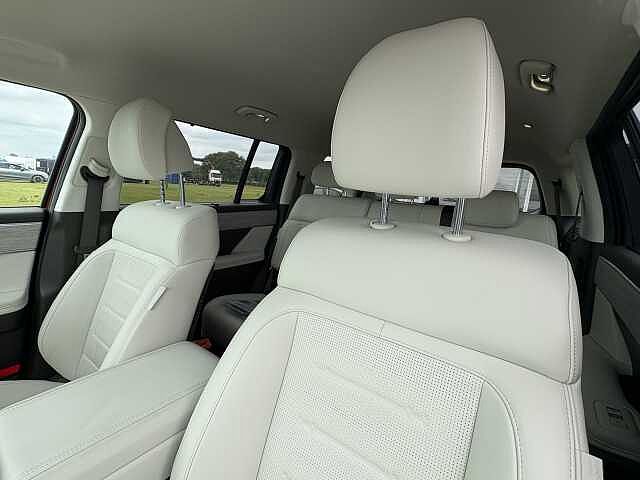 Hyundai SANTA FE Ultimate Plug-in Hybrid 1.6 T-GDi PHEV 4WD (253ps)
