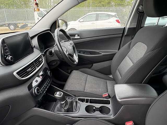 Hyundai TUCSON SE Nav 1.6 CRDi MHEV (115ps) Silver