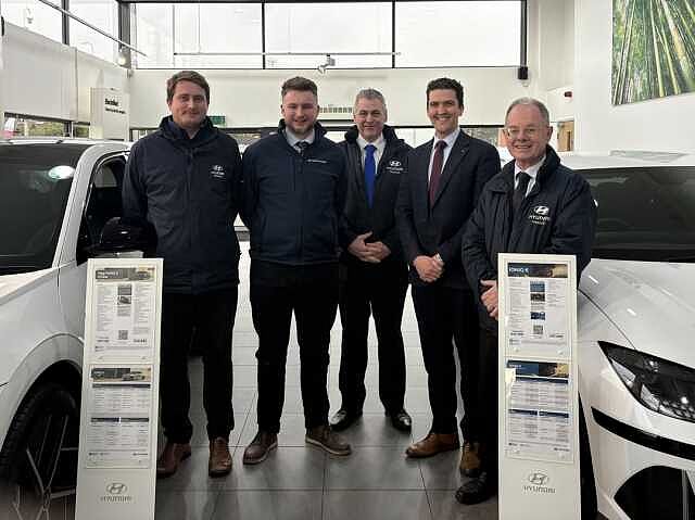 Hyundai INSTER Cross Electric 49kWh EV (115ps)