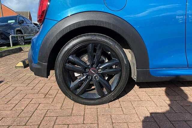 MINI Mini Cooper Sport 1.5L B38 (136ps)