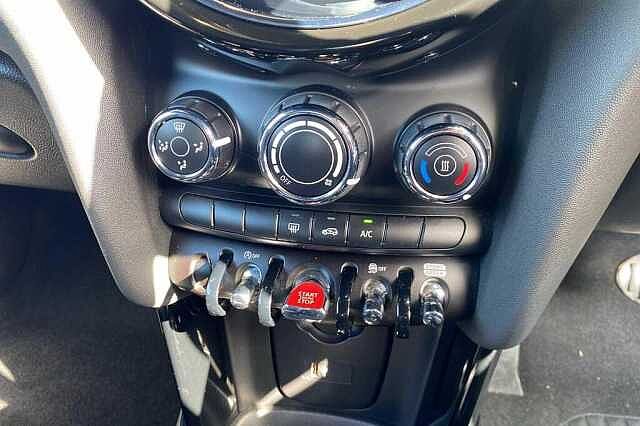 MINI Mini Cooper Sport 1.5L B38 (136ps)