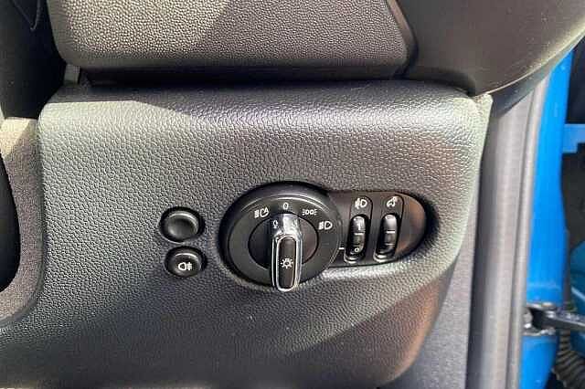 MINI Mini Cooper Sport 1.5L B38 (136ps)