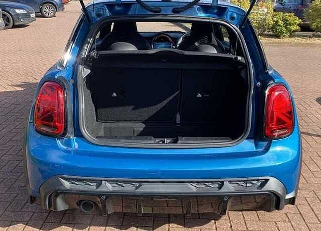 MINI Mini Cooper Sport 1.5L B38 (136ps)