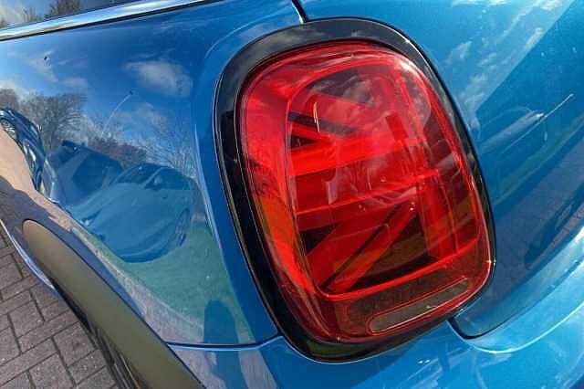 MINI Mini Cooper Sport 1.5L B38 (136ps)