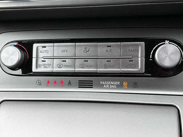Hyundai KONA Premium Electric 64kWh EV (204ps) Atlas White