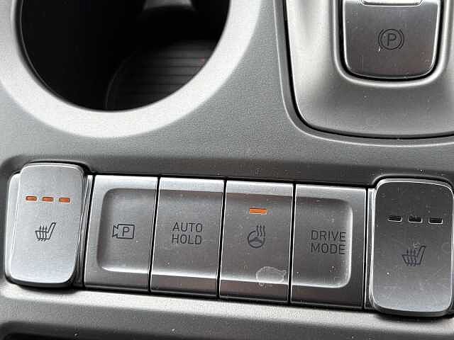 Hyundai KONA Premium Electric 64kWh EV (204ps) Atlas White