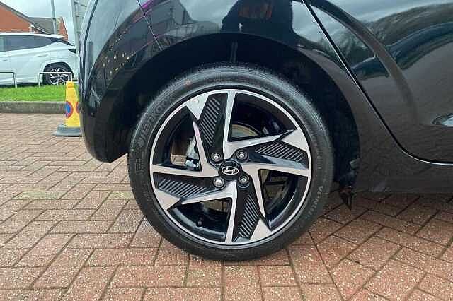 Hyundai i10 Premium [Nav] 1.2 MPi (79ps)