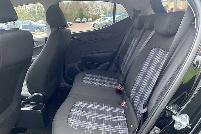 Hyundai i10 Premium [Nav] 1.2 MPi (79ps)