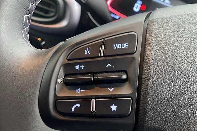 Hyundai i10 Premium [Nav] 1.2 MPi (79ps)