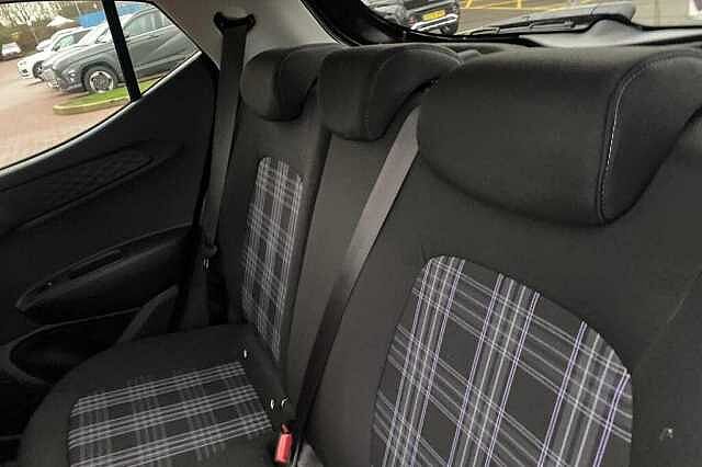 Hyundai i10 Premium [Nav] 1.2 MPi (79ps)