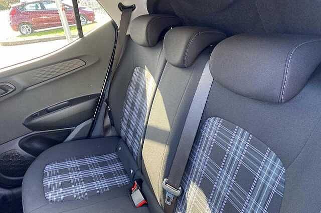 Hyundai i10 Premium [Nav] 1.2 MPi (79ps)