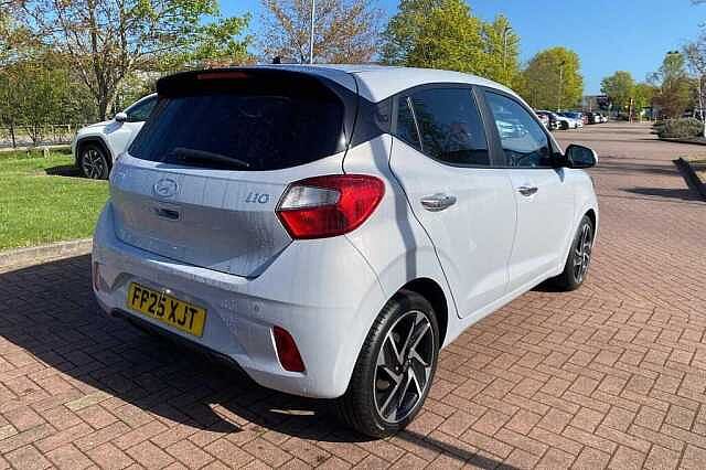 Hyundai i10 Premium [Nav] 1.2 MPi (79ps)