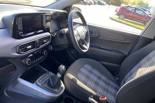 Hyundai i10 Premium [Nav] 1.2 MPi (79ps)