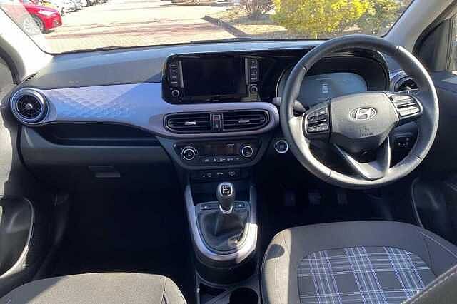 Hyundai i10 Premium [Nav] 1.2 MPi (79ps)