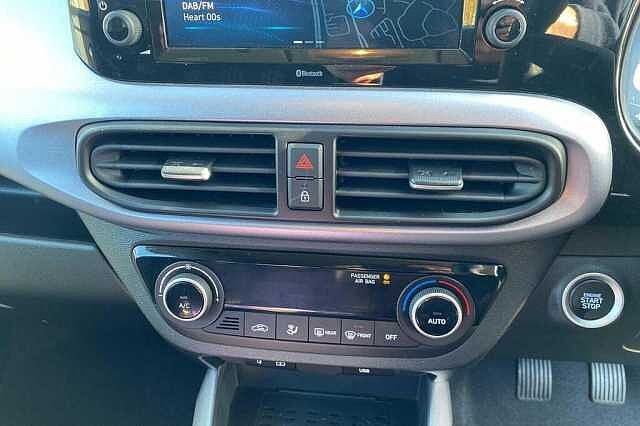 Hyundai i10 Premium [Nav] 1.2 MPi (79ps)