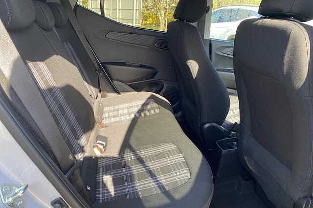 Hyundai i10 Premium [Nav] 1.2 MPi (79ps)