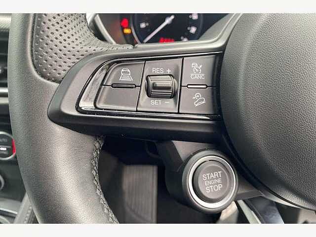 Alfa Romeo Stelvio Veloce 2.2 JDTm AWD (210ps)