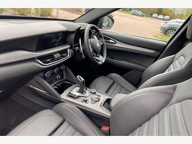 Alfa Romeo Stelvio Veloce 2.2 JDTm AWD (210ps)