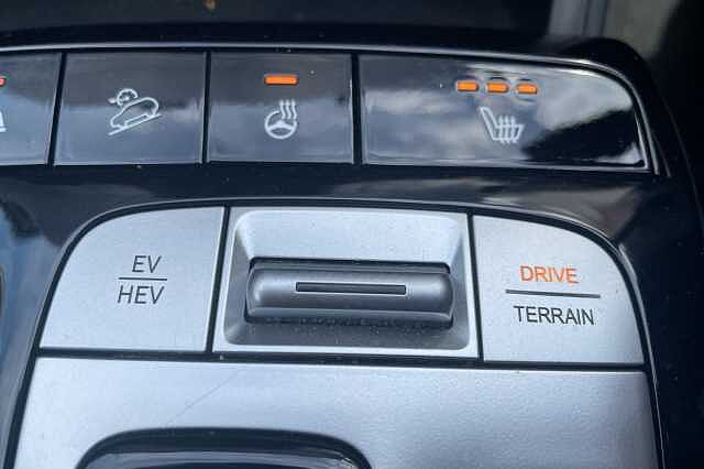 Hyundai TUCSON Premium Plug-in Hybrid 1.6 T-GDi PHEV 4WD (265ps)