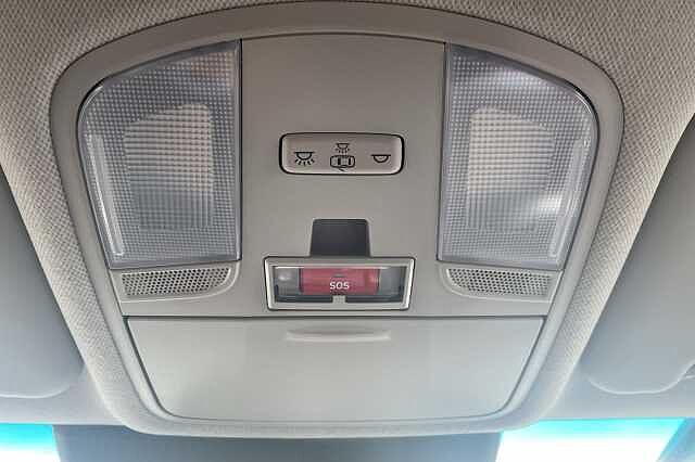Hyundai KONA Premium Electric 64kWh EV (204ps) Atlas White