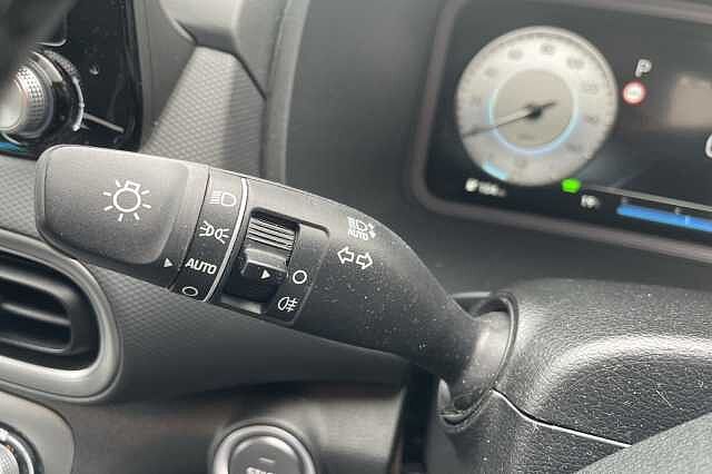 Hyundai KONA Premium Electric 64kWh EV (204ps) Atlas White