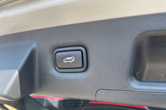 Hyundai SANTA FE Ultimate Plug-in Hybrid 1.6 T-GDi PHEV 4WD (265ps) Glacier White