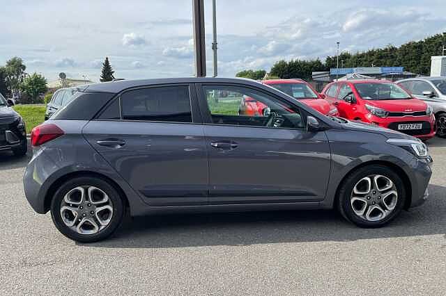 Hyundai I20 Premium Nav 1.2 MPi  (84ps) Stardust Grey