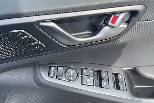 Hyundai IONIQ 1.6 GDi Hybrid Premium SE 5dr DCT