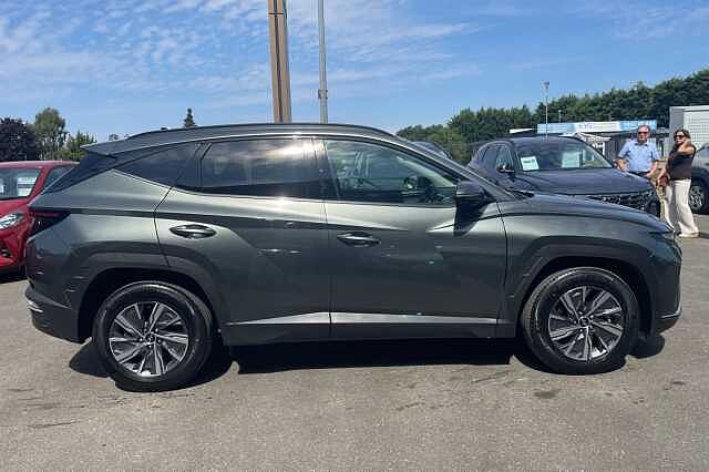 Hyundai TUCSON SE Connect 1.6 T-GDi HEV (230ps)