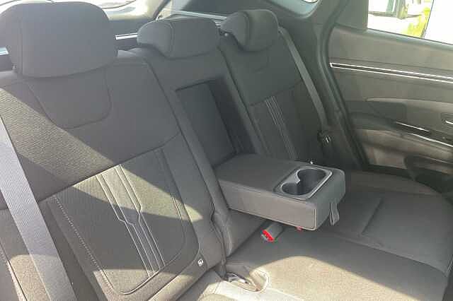 Hyundai TUCSON SE Connect 1.6 T-GDi HEV (230ps)