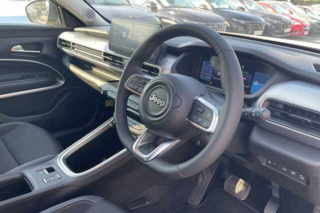 Jeep Avenger Summit Electric 54kWh EV (156ps)
