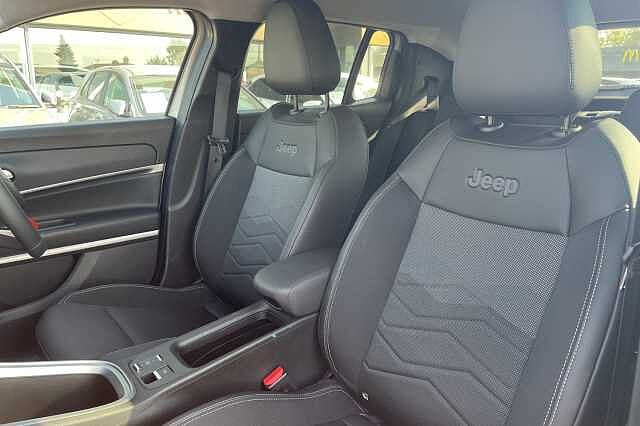 Jeep Avenger Summit Electric 54kWh EV (156ps)