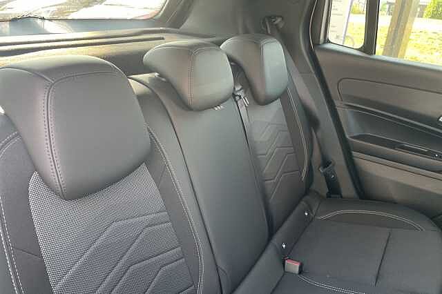 Jeep Avenger Summit Electric 54kWh EV (156ps)