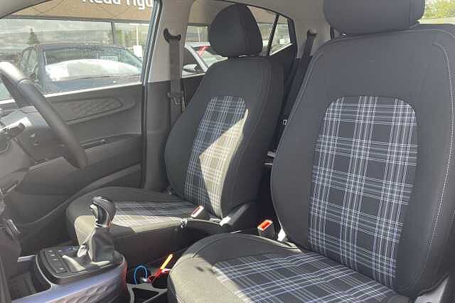 Hyundai i10 Premium [Nav] 1.0 MPi (63ps)