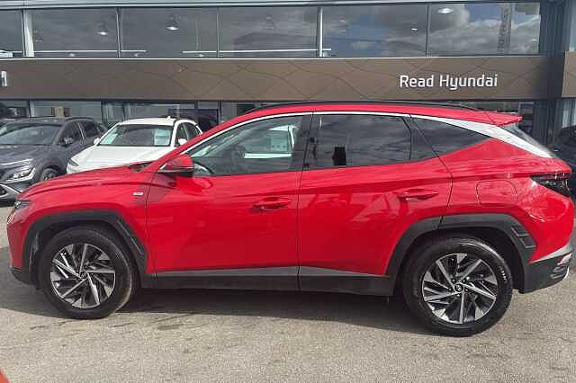 Hyundai TUCSON Premium 1.6 T-GDi MHEV (150ps) Engine Red