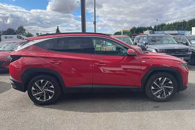 Hyundai TUCSON Premium 1.6 T-GDi MHEV (150ps) Engine Red
