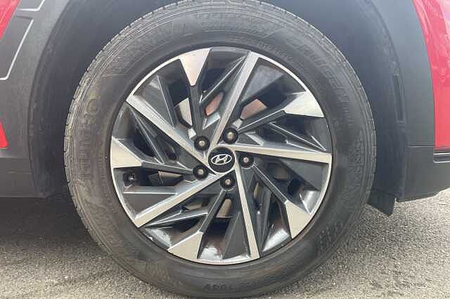 Hyundai TUCSON Premium 1.6 T-GDi MHEV (150ps) Engine Red
