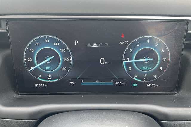 Hyundai TUCSON Premium 1.6 T-GDi MHEV (150ps) Engine Red