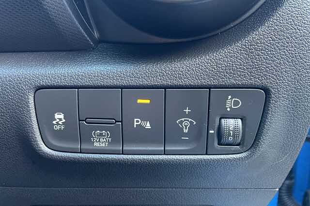 Hyundai KONA Premium Hybrid 1.6 GDi HEV (141ps) Blue