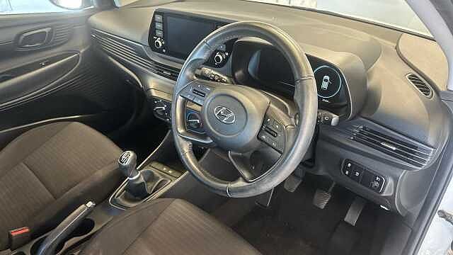 Hyundai I20 1.0 T-GDi MHEV SE Connect Hatchback 5dr Petrol Hybrid Manual Euro 6 (s/s) (100 p Atlas White