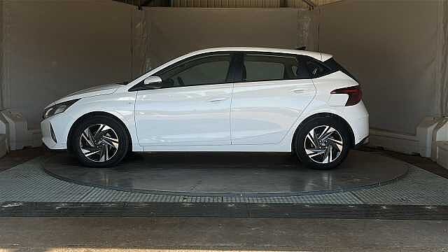Hyundai I20 1.0 T-GDi MHEV SE Connect Hatchback 5dr Petrol Hybrid Manual Euro 6 (s/s) (100 p Atlas White