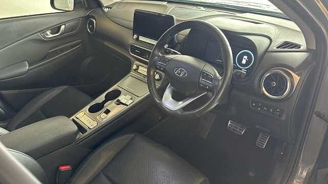 Hyundai KONA 64kWh Ultimate SUV 5dr Electric Auto (10.5kW Charger) (204 ps) Grey
