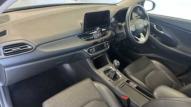 Hyundai i30 1.0 T-GDi MHEV Premium Tourer 5dr Petrol Hybrid Manual Euro 6 (s/s) (120 ps)