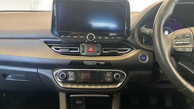 Hyundai i30 1.0 T-GDi MHEV Premium Tourer 5dr Petrol Hybrid Manual Euro 6 (s/s) (120 ps)