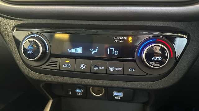 Hyundai i10 1.2 Premium Hatchback 5dr Petrol Manual Euro 6 (s/s) (79 ps)