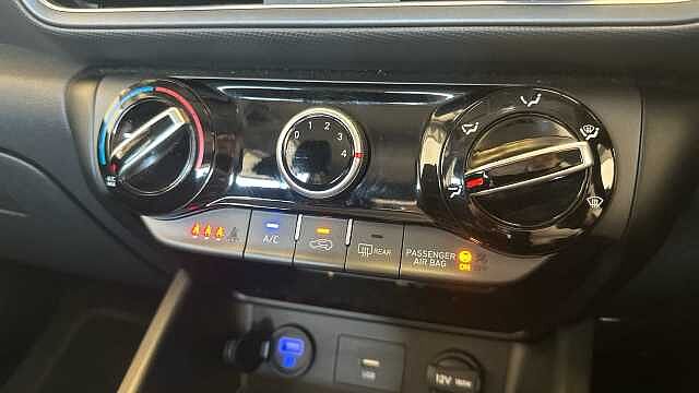 Hyundai KONA 1.0 T-GDi MHEV SE Connect SUV 5dr Petrol Hybrid Manual Euro 6 (s/s) (120 ps)