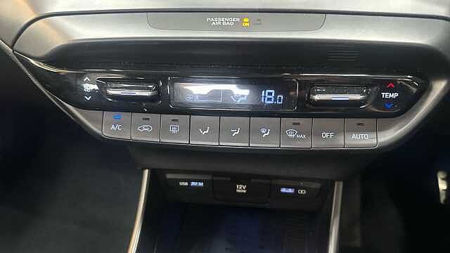 Hyundai BAYON 1.0 T-GDi MHEV Premium SUV 5dr Petrol Hybrid DCT Euro 6 (s/s) (100 ps)