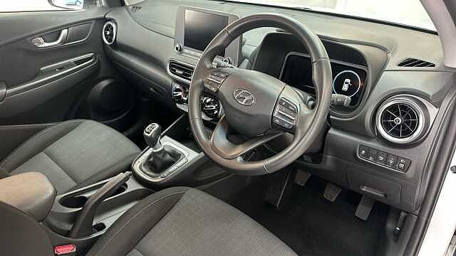 Hyundai KONA 1.0 T-GDi MHEV SE Connect SUV 5dr Petrol Hybrid Manual Euro 6 (s/s) (120 ps) White